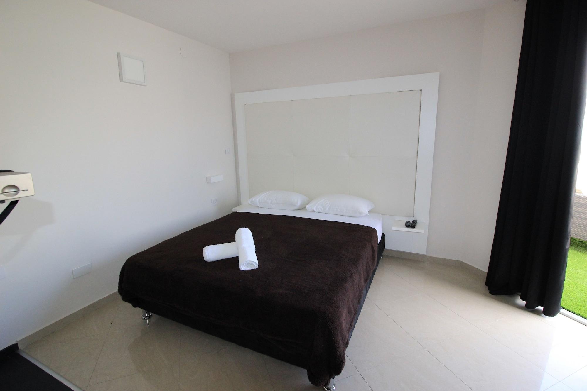 Rich Royal Eilat